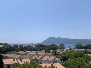 Studio refait à neuf, vue mer, proche des plages et des commerces...